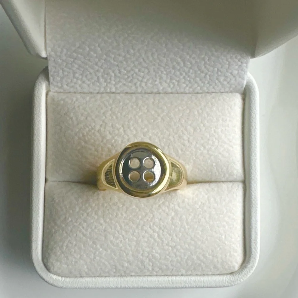 Vintage Ring | Gold & Silver toned button ring